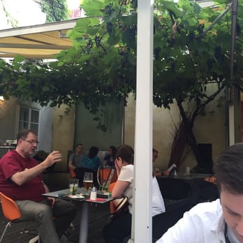 Cuadro - Outside area. Under the grapevines. Divine. - International Near Me - Vienna, 9