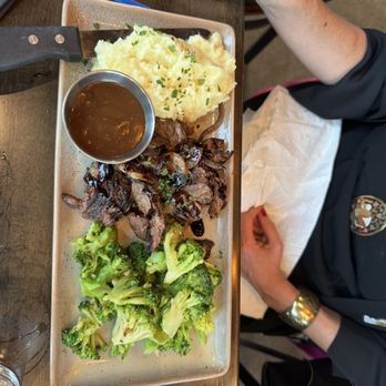 The Buckley Kitchen & Bar - Steak tips - New American Near Me - Framingham, Massachusetts