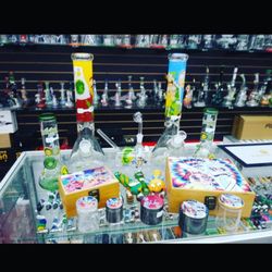 1960 Smoke Shop and Vape - Grinders and digital scales