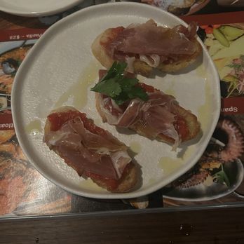 Casa de Raku - Pan Con Tomato with Jamon - Tapas Bars Near Me - Las Vegas, Nevada Casa de Raku - Pan Con Tomato with Jamon - Tapas Bars Near Me - Las Vegas, Nevada