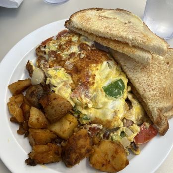 Burnsies - Kitchen Sink Omelette with home fries and white bread toast. - Coffee & Tea Near Me - Naugatuck, Connecticut