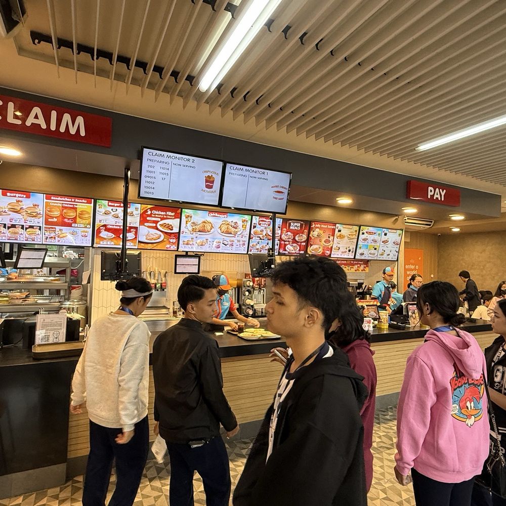 Jollibee - Counter - Fast Food Near Me - Muntinlupa, NCR