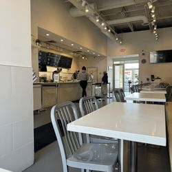 Hawaii Poke Bowl - Inside the store