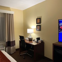 Comfort Inn & Suites Hillsville I-77 - Work area.