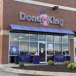 Donut King - External signage