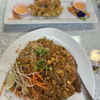 Chai Yo Thai Cuisine - Beef pad Thai extra egg - Thai Near Me - Riverview, Florida Chai Yo Thai Cuisine - Beef pad Thai extra egg - Thai Near Me - Riverview, Florida