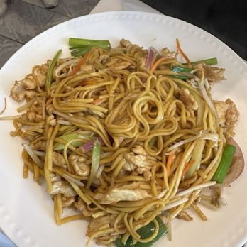 Asian Wok - Chicken Lo Mein - Chinese Near Me - Fulshear, Texas