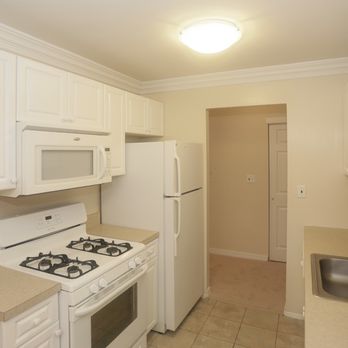 Fairfield Pines - Kitchen - Apartments Near Me - Riverhead, New York Fairfield Pines - Kitchen - Apartments Near Me - Riverhead, New York