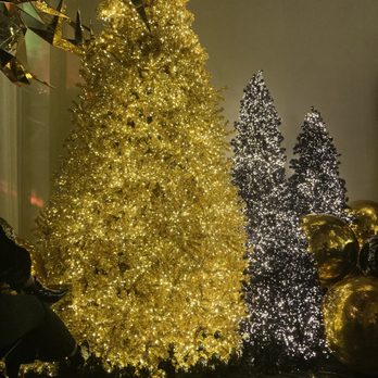 Skyhigh - Holiday decor - Bars Near Me - Philadelphia, Pennsylvania