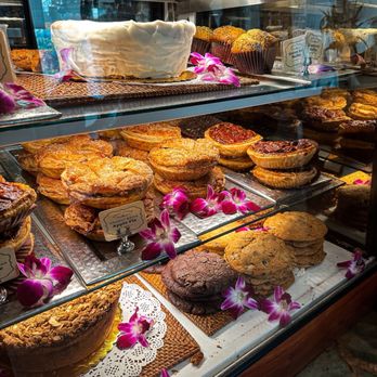 Urth Caffé-Pasadena - Vegan Oatmeal - Raisin Cookie, Vegan Chocolate Chunk Pecan Cookie - Cafes Near Me - Pasadena, California