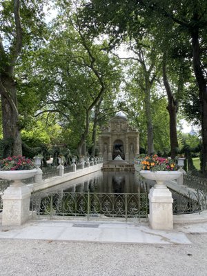 Medici Fountain by null