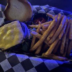 Madison Burger (burnt)