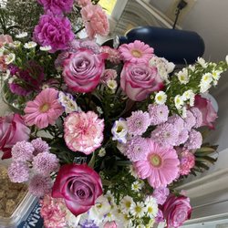 Lincolnway Flower Shop & Greenhouses