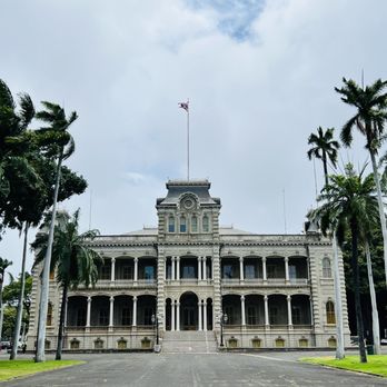 Iolani Palace - Front entrance - Museums Near Me - Honolulu, Hawaii Iolani Palace - Front entrance - Museums Near Me - Honolulu, Hawaii