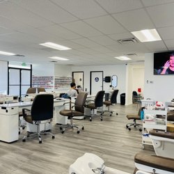 Blue Nail Spa 1 - Clean and nice spa to be at !