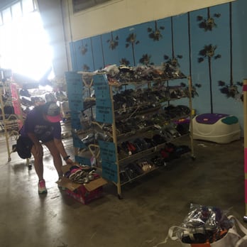 Rhea Lana's - Shoes - Used, Vintage & Consignment Near Me - Honolulu, Hawaii Rhea Lana's - Shoes - Used, Vintage & Consignment Near Me - Honolulu, Hawaii