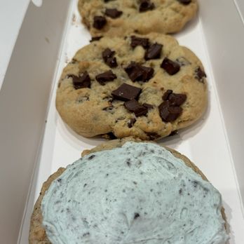 Crumbl - Port Coquitlam - Bakeries Near Me - Port Coquitlam, British Columbia Crumbl - Port Coquitlam - Bakeries Near Me - Port Coquitlam, British Columbia