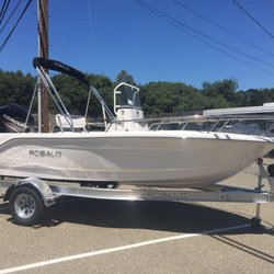 Robalo R160 Center Console