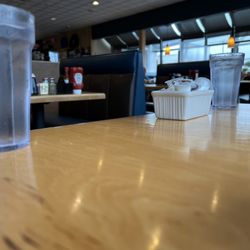Pig 'N Pancake - Inside the diner