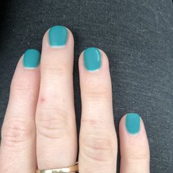 Pretty Nail Salon - Two days later and it's already starting to chip and peel.