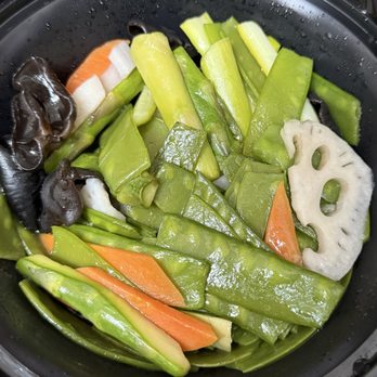 Cheli - Moonlight (Mixed Vegetables) - Shanghainese Near Me - New York, New York