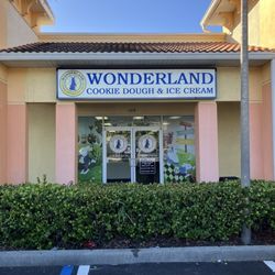 Wonderland Cookie Dough & Ice Cream