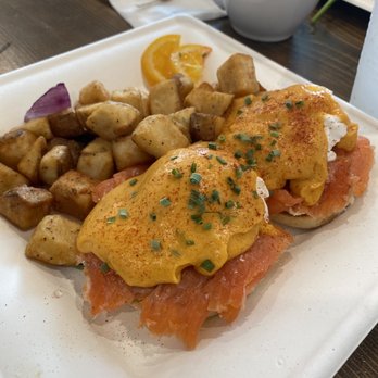 Cafe Destin - Smoked salmon benedict - Cafes Near Me - Destin, Florida Cafe Destin - Smoked salmon benedict - Cafes Near Me - Destin, Florida