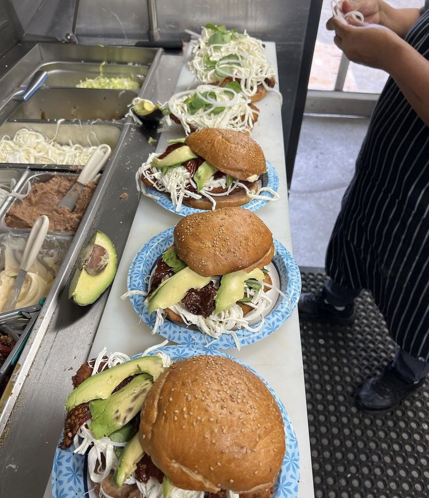 Las Tres Limonsitas — Mexican restaurant in Englishtown