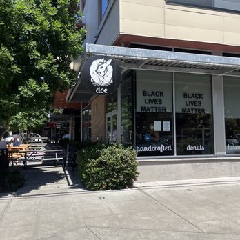 Doe Donuts - Storefront - Donuts Near Me - Portland, Oregon