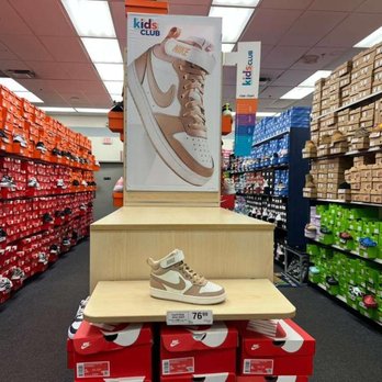 Rack Room Shoes - Shoe Stores Near Me - Simpsonville, Kentucky Rack Room Shoes - Shoe Stores Near Me - Simpsonville, Kentucky