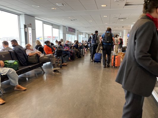 Montréal-Pierre Elliott Trudeau International Airport by null