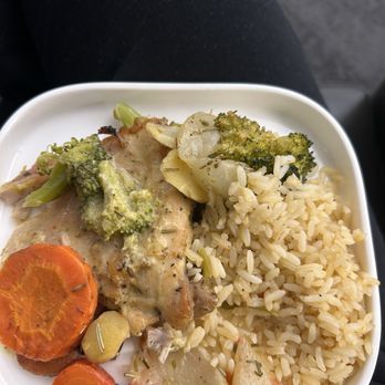 United Club - Airport Lounges Near Me - Newark, New Jersey