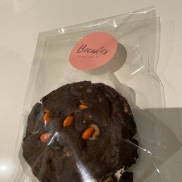 This peanut butter-stuffed cookie is the BEST. This peanut butter-stuffed cookie is the BEST.