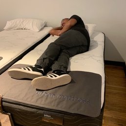 Urban Mattress. Testing mattresses. Urban Mattress. Testing mattresses.