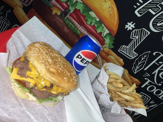 Lucky Chip Burger by null