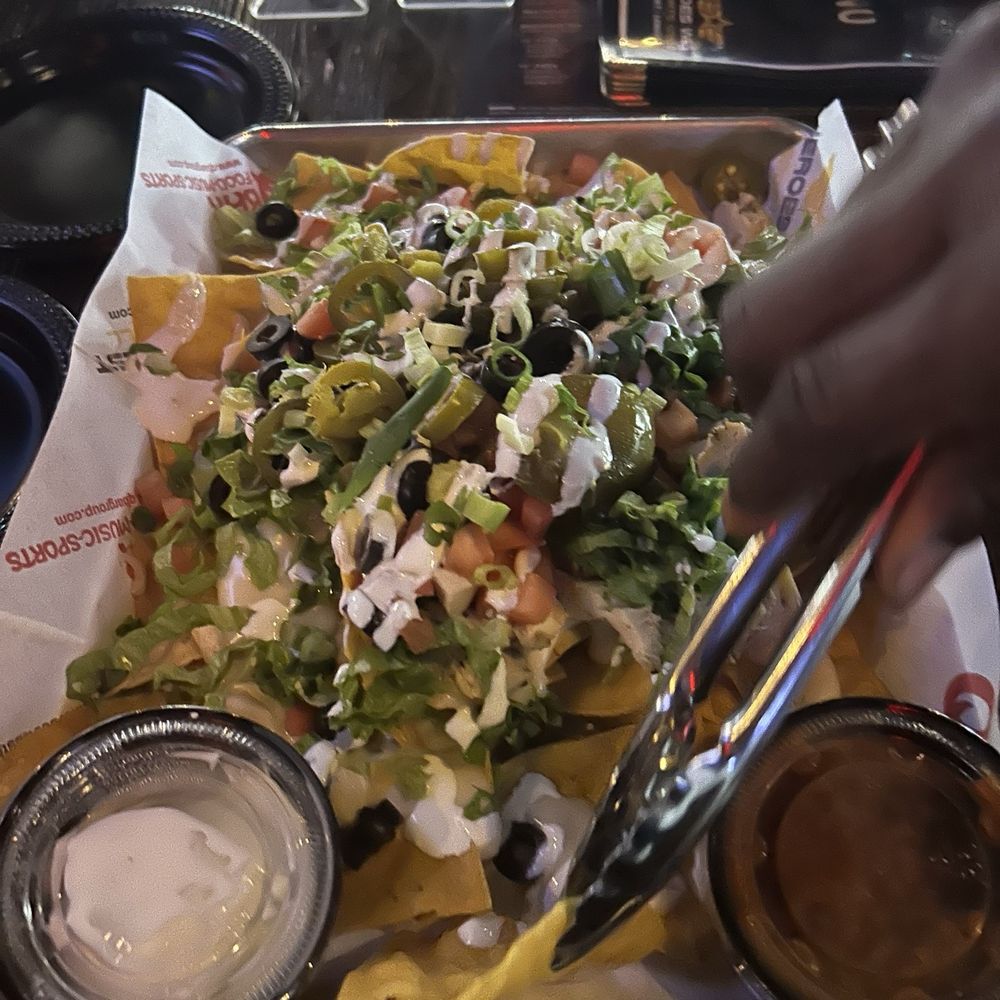 Q Bar - Chicken nachos - Pool Halls Near Me - Darien, Illinois Q Bar - Chicken nachos - Pool Halls Near Me - Darien, Illinois
