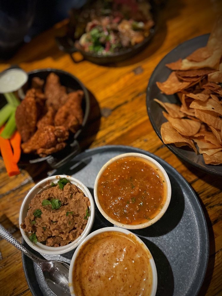 THE GOLDEN PINEAPPLE CRAFT LOUNGE CLOSED Updated May 2024 436