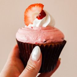 Smallcakes Foley - Strawberry Cupcake