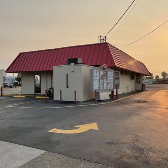 Dairy Queen Grill & Chill - Ice Cream & Frozen Yogurt Near Me - Junction City, Oregon
