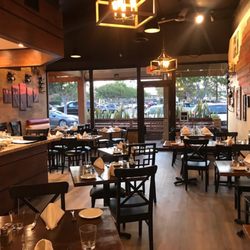 Eugenio Italian Ristorante - Decor