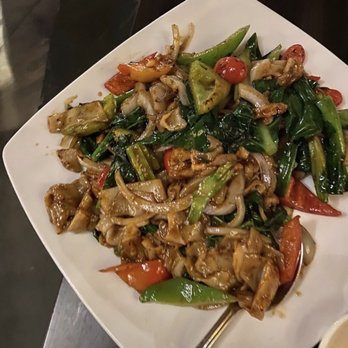Thai Kitchen Bird Pepper - Drunken noodles - Thai Near Me - Bellevue, Washington Thai Kitchen Bird Pepper - Drunken noodles - Thai Near Me - Bellevue, Washington