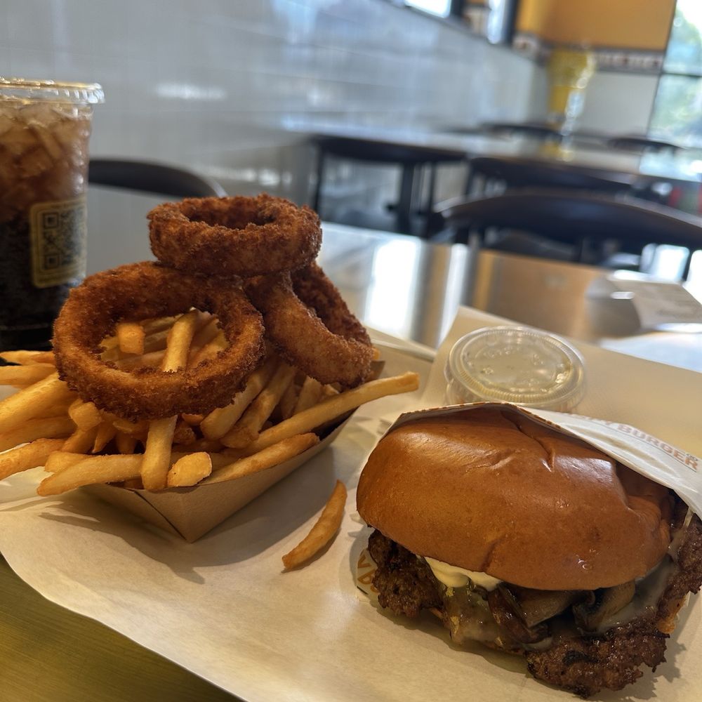 SGL MUSHROOM SWISS GARLIC CRISPY BURGER Half Fries - Half Onion Rings. Fried in 100% Pure Avocado Oil SGL MUSHROOM SWISS GARLIC CRISPY BURGER Half Fries - Half Onion Rings. Fried in 100% Pure Avocado Oil