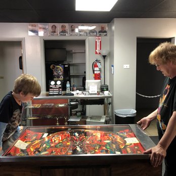 Galloping Ghost Pinball - Arcades Near Me - Brookfield, Illinois