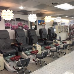V-Nails - Remodel with a new pedicure chair