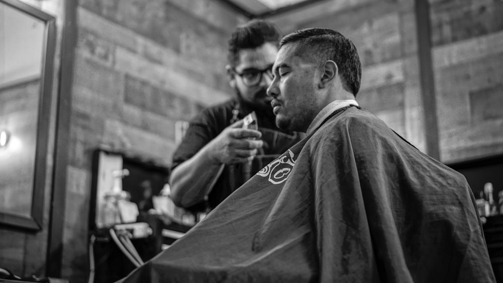 TIP TOP BARBER SHOP 16 Photos 5589 E Griffith Way, Fresno