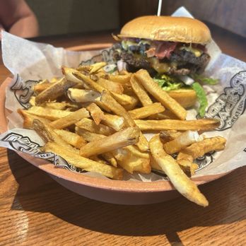 Kickback Jack's - Huge garlic alioli burger - Sports Bars Near Me - Suffolk, Virginia Kickback Jack's - Huge garlic alioli burger - Sports Bars Near Me - Suffolk, Virginia