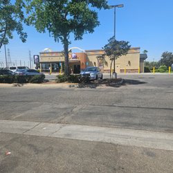 Walt's Towing - Taco Bell as closest location to signage