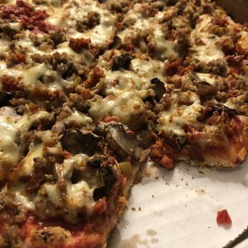 Pizza Hut - a pizza in a pizza box - Pizza Near Me - Syracuse, Indiana