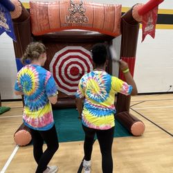 TheJumperStore - Axe throwing