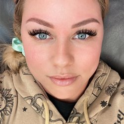 Kiss & Makeup Now - Brows Waxed and shaped by me!